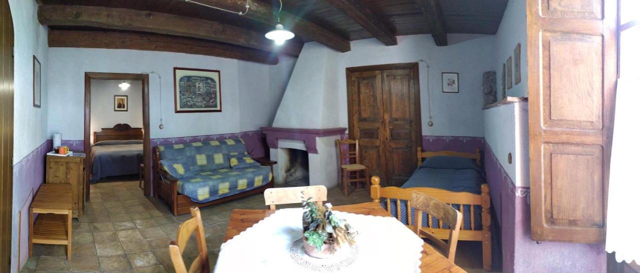 מוראנו קלאברו Agriturismo Colloreto חדר תמונה